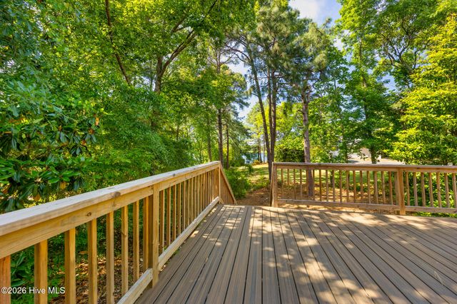 103 Round Oak Court, West End, NC 27376