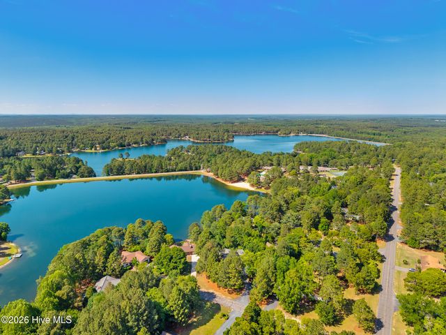 103 Round Oak Court, West End, NC 27376