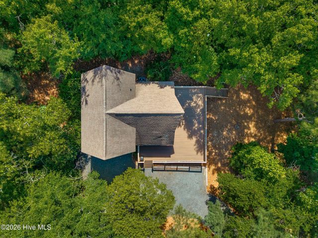 103 Round Oak Court, West End, NC 27376