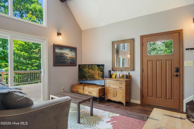 103 Round Oak Court, West End, NC 27376