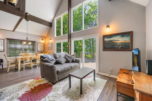 103 Round Oak Court, West End, NC 27376