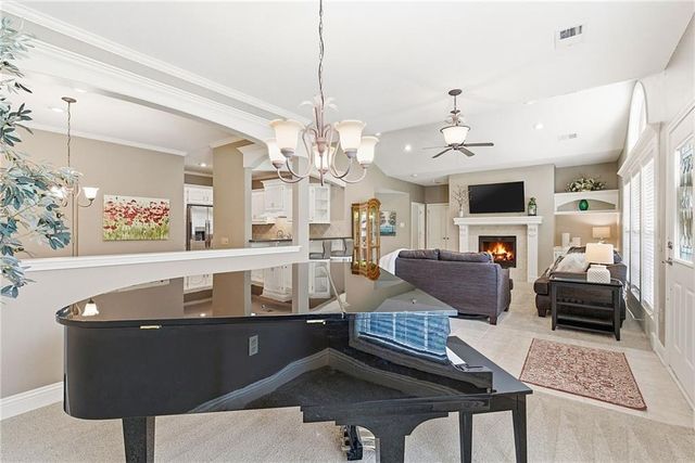 5426 W 145th Street, Leawood, KS 66224