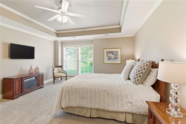 5426 W 145th Street, Leawood, KS 66224