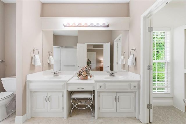 5426 W 145th Street, Leawood, KS 66224