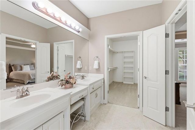 5426 W 145th Street, Leawood, KS 66224