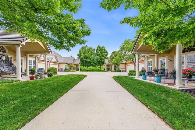 5426 W 145th Street, Leawood, KS 66224