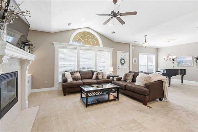 5426 W 145th Street, Leawood, KS 66224
