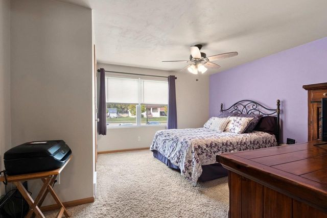 2135 S BROADWAY, Green Bay, WI 54304