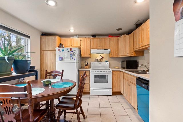 2135 S BROADWAY, Green Bay, WI 54304