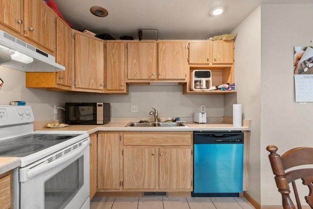 2135 S BROADWAY, Green Bay, WI 54304