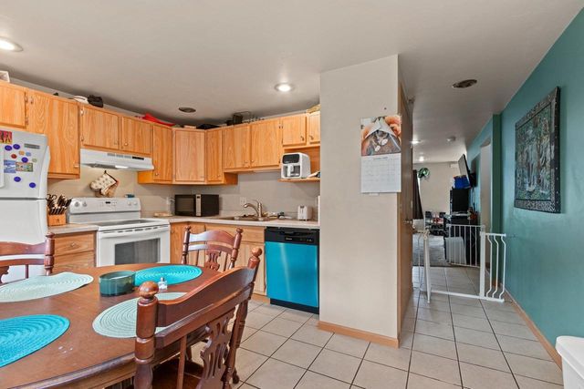 2135 S BROADWAY, Green Bay, WI 54304