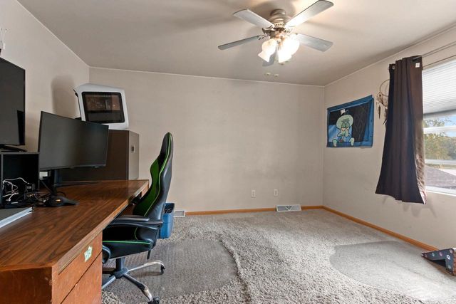 2135 S BROADWAY, Green Bay, WI 54304