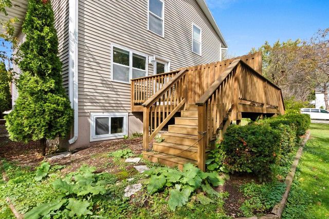 2135 S BROADWAY, Green Bay, WI 54304