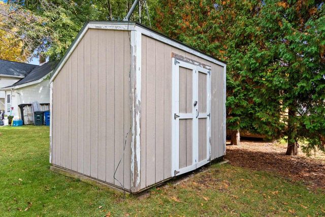 2135 S BROADWAY, Green Bay, WI 54304