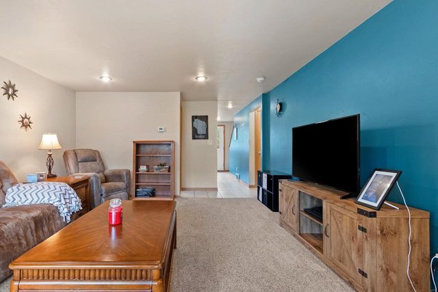 2135 S BROADWAY, Green Bay, WI 54304