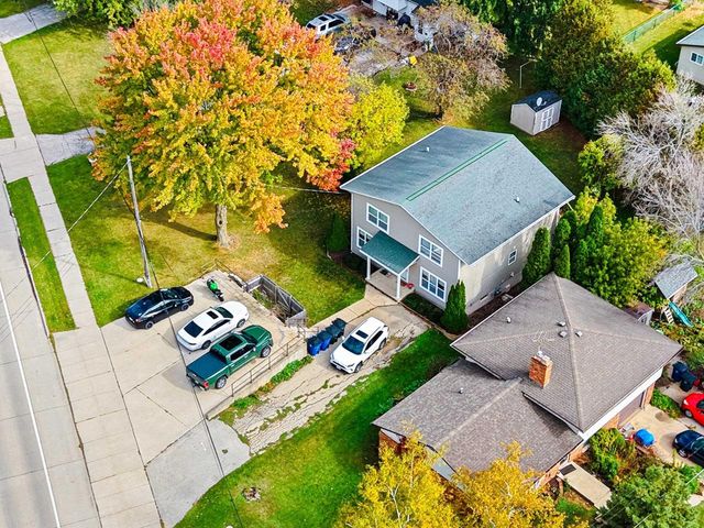 2135 S BROADWAY, Green Bay, WI 54304