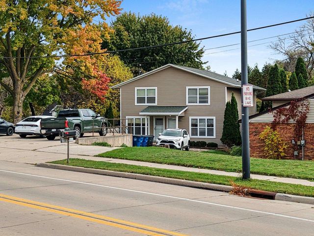 2135 S BROADWAY, Green Bay, WI 54304