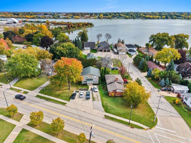 2135 S BROADWAY, Green Bay, WI 54304