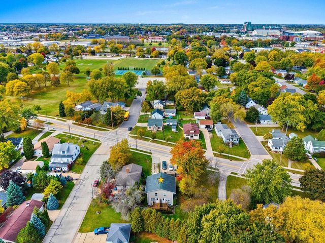 2135 S BROADWAY, Green Bay, WI 54304