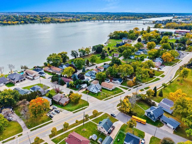 2135 S BROADWAY, Green Bay, WI 54304