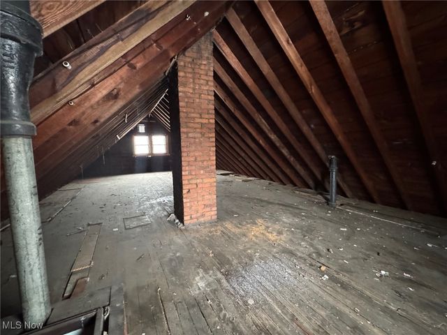 1868-1870 Lampson Road, Cleveland, OH 44112