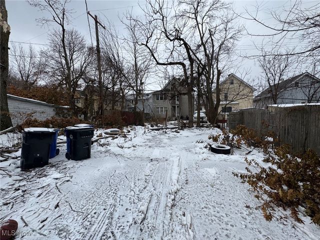 1868-1870 Lampson Road, Cleveland, OH 44112