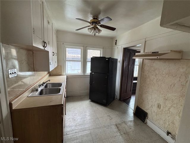 1868-1870 Lampson Road, Cleveland, OH 44112