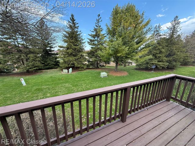 61016 Evergreen Court, South Lyon, MI 48178