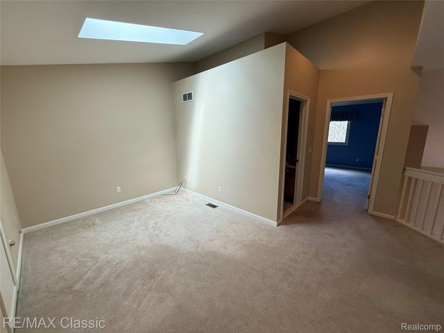 61016 Evergreen Court, South Lyon, MI 48178