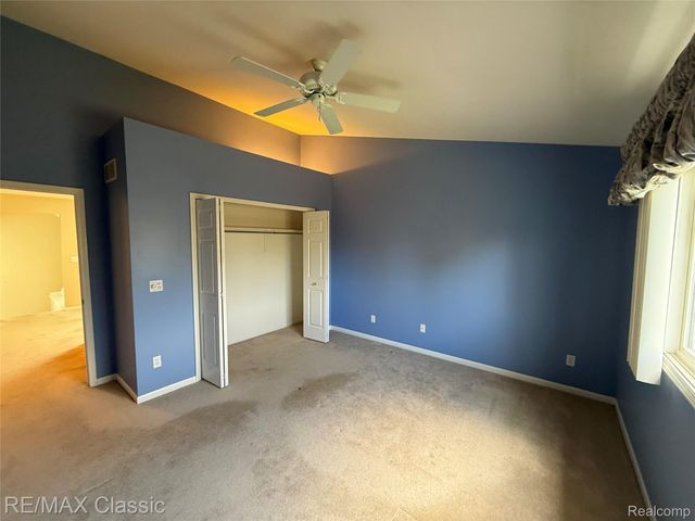 61016 Evergreen Court, South Lyon, MI 48178