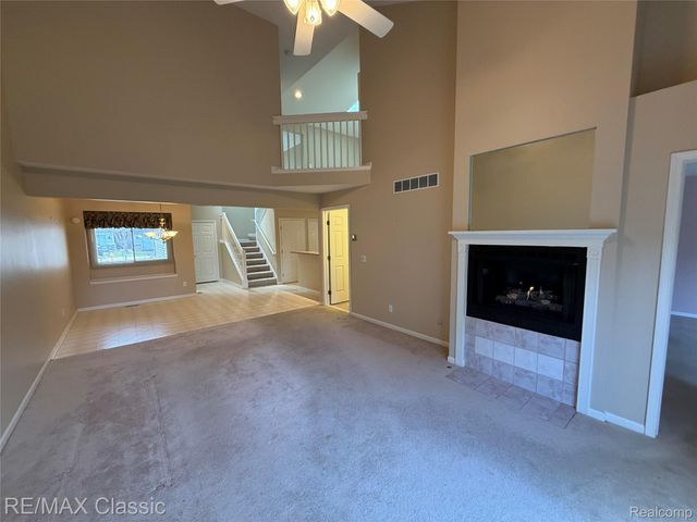 61016 Evergreen Court, South Lyon, MI 48178