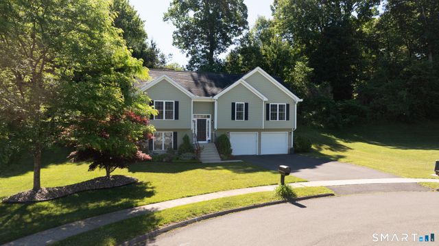 73 Cortland Way, Southington, CT 06489