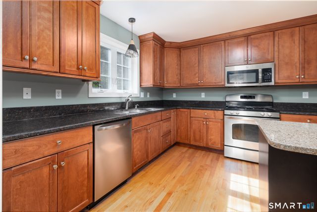 73 Cortland Way, Southington, CT 06489
