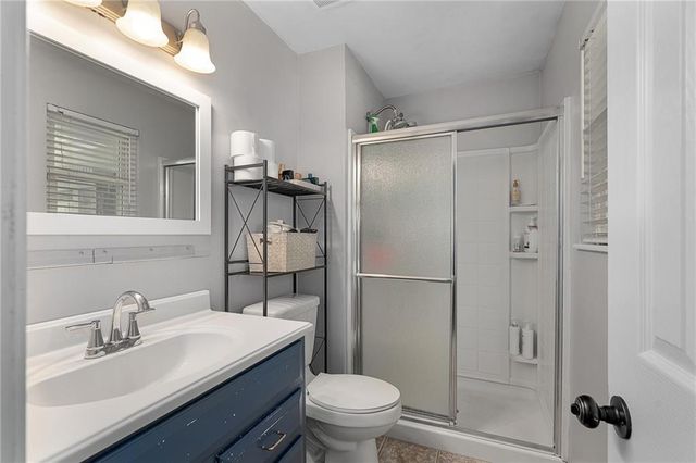 220 SW Richwood Lane, Blue Springs, MO 64014