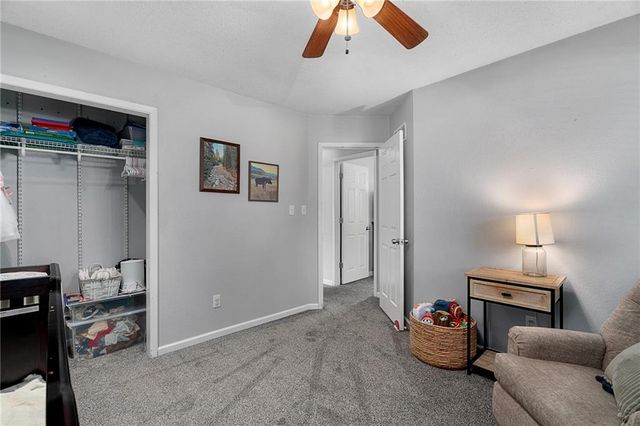 220 SW Richwood Lane, Blue Springs, MO 64014