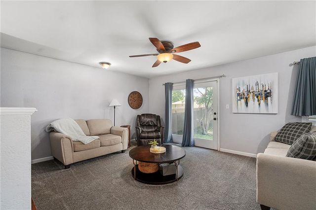 220 SW Richwood Lane, Blue Springs, MO 64014