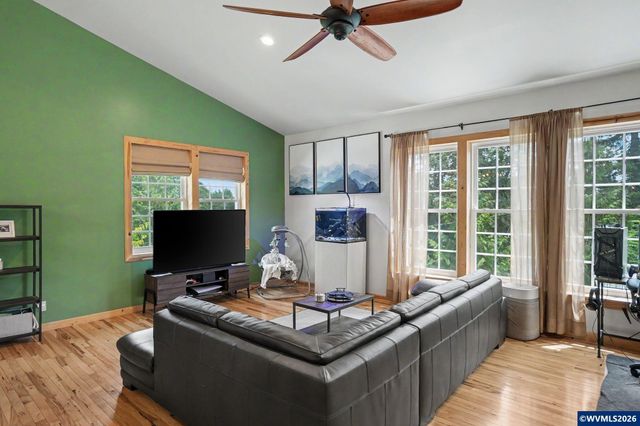1405 Laurel Heights Dr NW, Albany, OR 97321