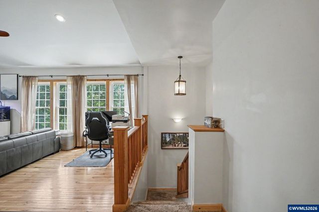1405 Laurel Heights Dr NW, Albany, OR 97321