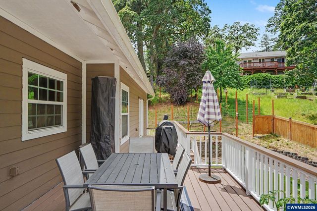 1405 Laurel Heights Dr NW, Albany, OR 97321