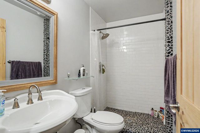 1405 Laurel Heights Dr NW, Albany, OR 97321