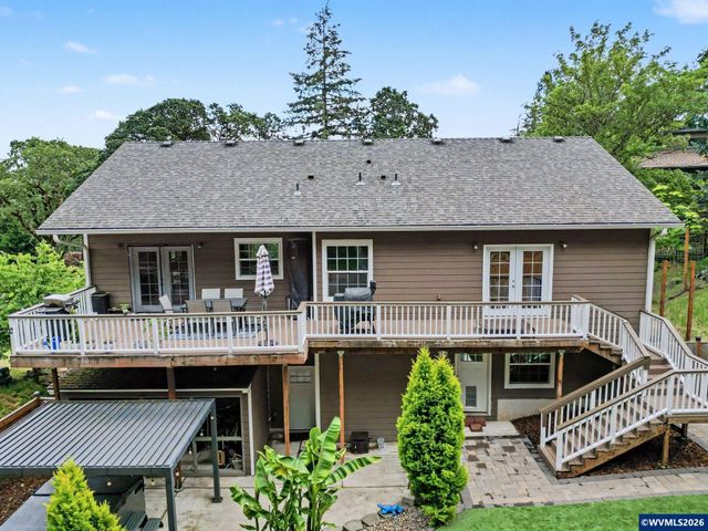 1405 Laurel Heights Dr NW, Albany, OR 97321