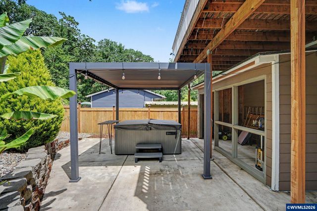 1405 Laurel Heights Dr NW, Albany, OR 97321