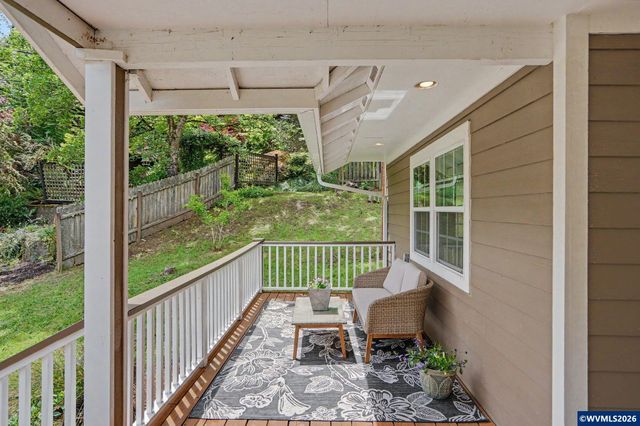 1405 Laurel Heights Dr NW, Albany, OR 97321