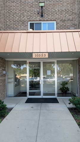 10353 DEARLOVE Road 2G, Glenview, IL 60025