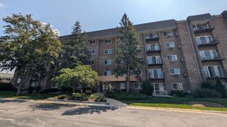 10353 DEARLOVE Road 2G, Glenview, IL 60025