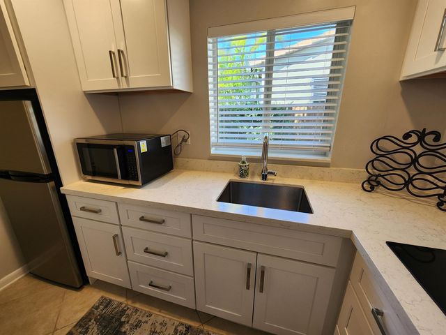 1207 NE 12th Avenue, Fort Lauderdale, FL 33304