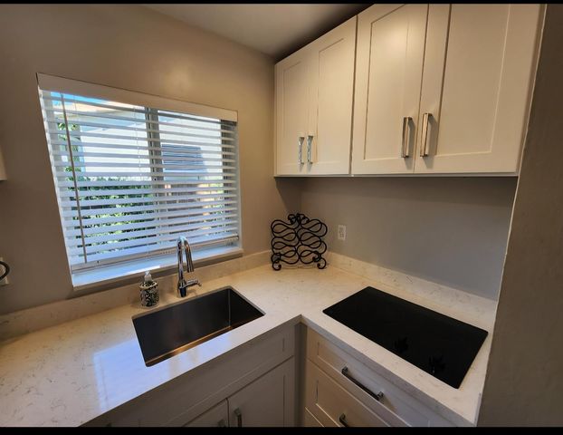 1207 NE 12th Avenue, Fort Lauderdale, FL 33304