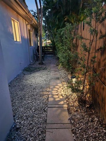 1207 NE 12th Avenue, Fort Lauderdale, FL 33304