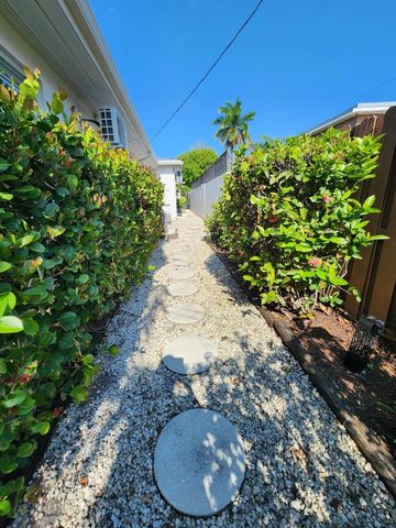 1207 NE 12th Avenue, Fort Lauderdale, FL 33304