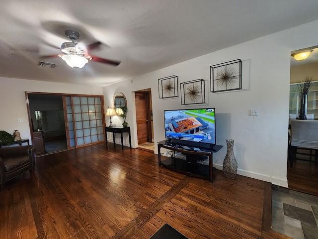 1207 NE 12th Avenue, Fort Lauderdale, FL 33304